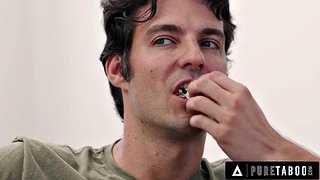 PURE TABOO У уязвимой сексуальной наркоманки Николь Китт случился рецидив после «случайных» действий коварной соседки по комнате
