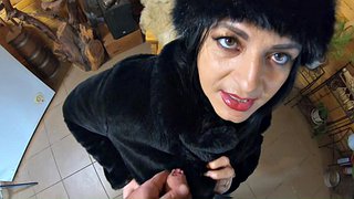 Guarda la matrigna giocare con la bambina di MilfyCalla: pompini, pecorina e porno amatoriale