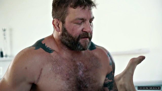 Alex Hawk Gets Anal Fucked by Zander Lane in Divine Cumshot
