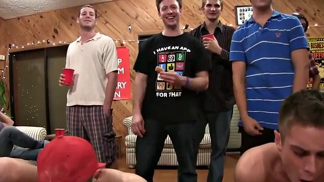 college students cocksuck in dorm before anal