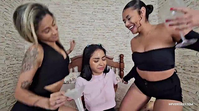 Scherzo lesbico con saliva appiccicosa