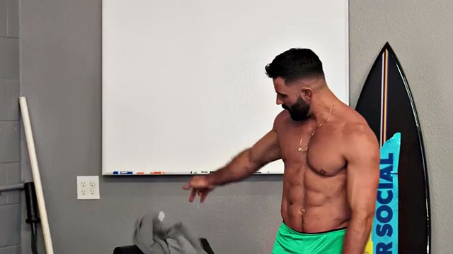 Eager athletic jock rides gym gay in locker room