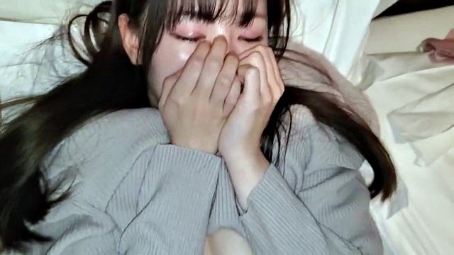 Asian babe gets blowjob and fucked: Missonary, Amateur & Japanese Porn