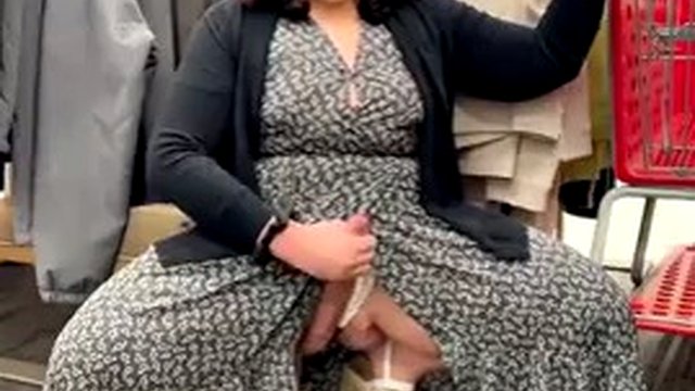 How to have fun in the city with shemale Janice Renee