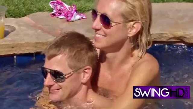 Gorgeous friends pleasing each other: Licking, Big Tits & Reality Porn