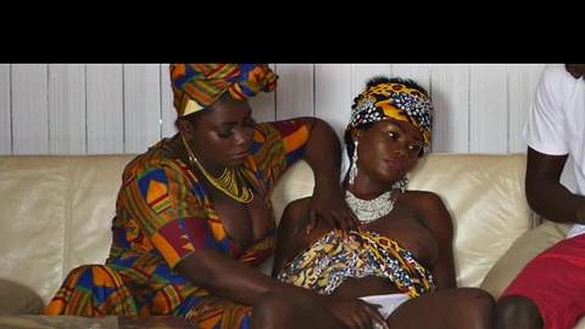 French Blackette Ebony fucks in duet and suck with servant