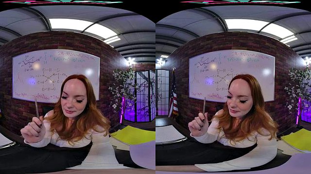 V4 BÏG TÌTS TÊÂÇHĒR：口交、小狗和女牛仔 VR 色情