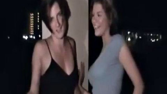 Divertimento lesbico al college: leccate, fansly e porno orale