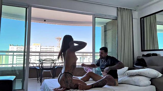 Feline Sex's brasilianske ræv-slikkende Creampie Shakes i Hentai