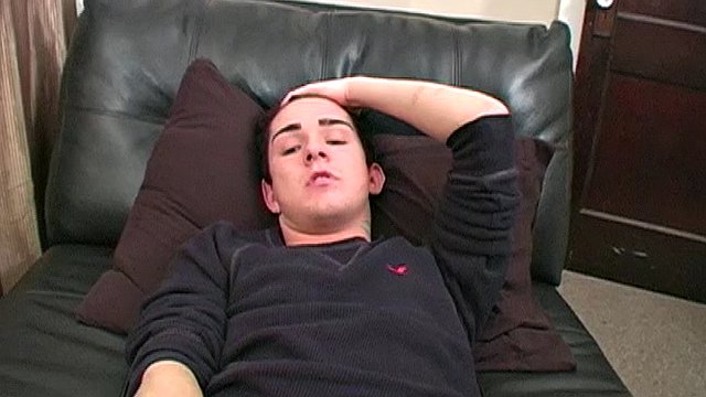 Sexy Zack Knight is a 19 year old from Kansas City MO. At only 125 lbs., this blue eyed boy wields an impressive 7 inch cock, which he's not shy about showing you around. Sounds like the intro perfect for her solo handjob scene.