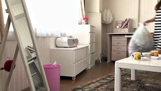 Jap husmor blir knullet i kjelleren: Blowjob, Doggy & Missionary Porn