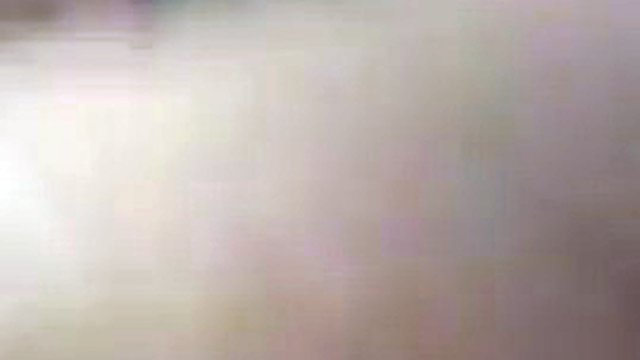 Soldato dell'esercito si masturba in boxer scozzesi sotto l'uniforme con due colpi di sperma!