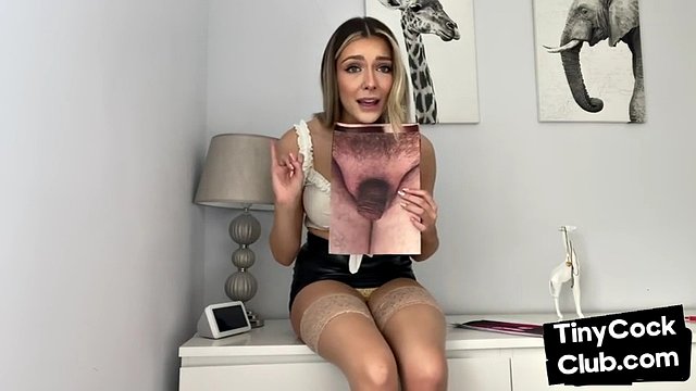 Obrázky malých kohoutů zesměšňovaných britskou babou CFNM
