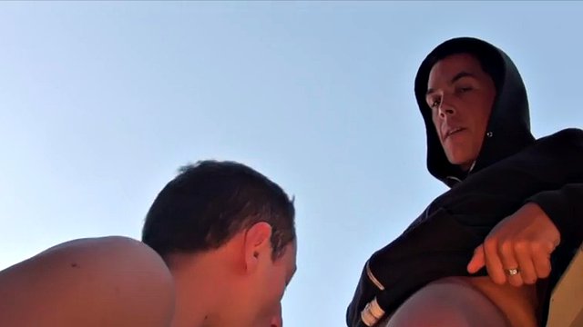 Real amateur cockriding with jocks