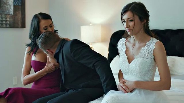 PURO TABOO La sposa Maya Woulfe sorprende il fidanzato ansioso a succhiare il seno della sua premurosa matrigna Reagan Foxx