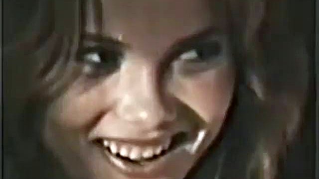 F@wn F@urote - L'affascinante Billie: pompini, missionario e porno con ragazze
