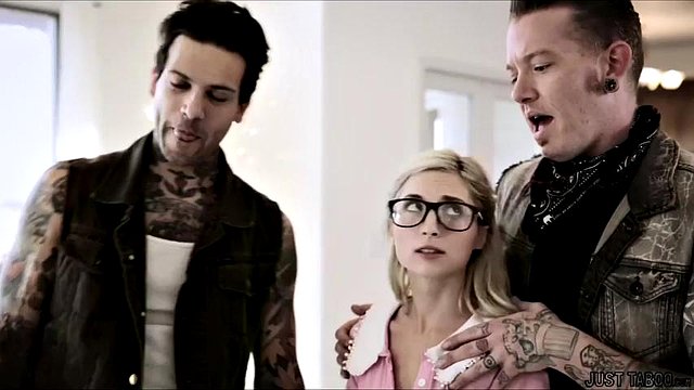 Já esteve com quatro caras, Piper?