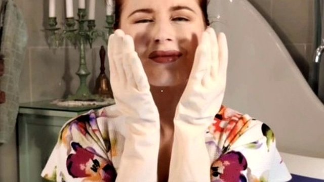 V Gumové Latexové Ruce Teaser
