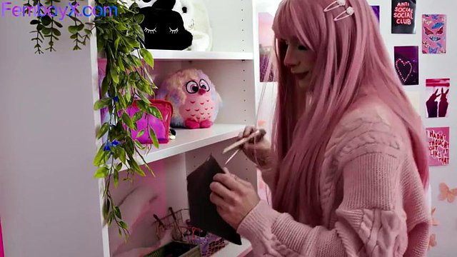 Søt langhair roseboi upskirt faen