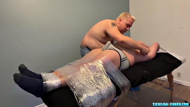NY Tickles w/ Cub Feet - Cub Feet & Matt