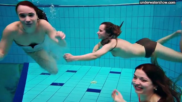 3 naked girls have fun in the water