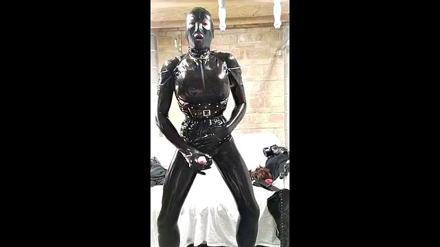 Alison loves latex in black rubber