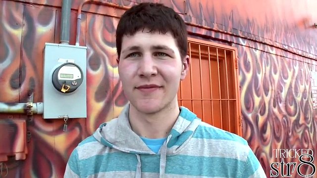Utente etero del Gloryhole ingannato dall'atleta