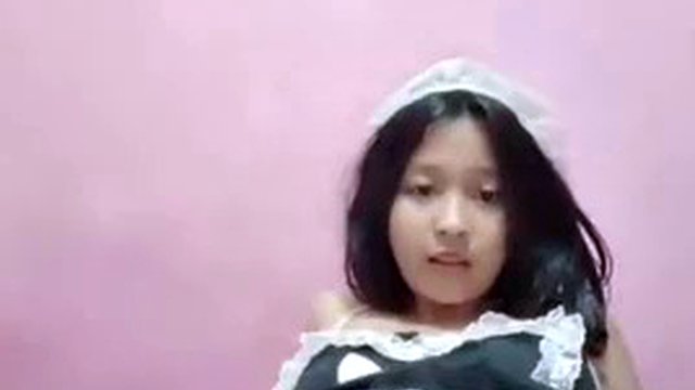 Rara Nadifa colmek blir hushjelp