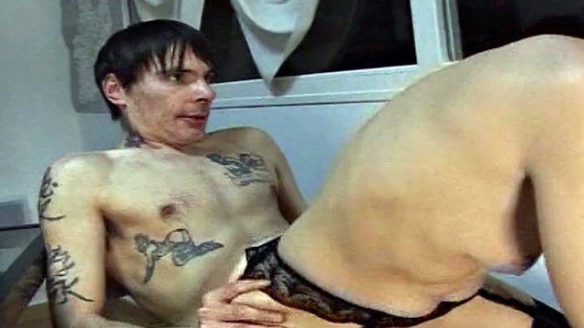 The French secretary likes to fuck with her client