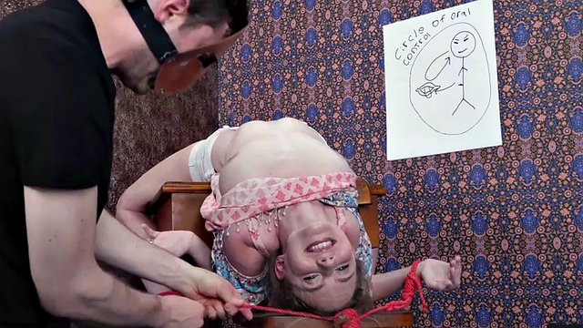 المتمردين رايدر قرنية قيدوا في سن المراهقة