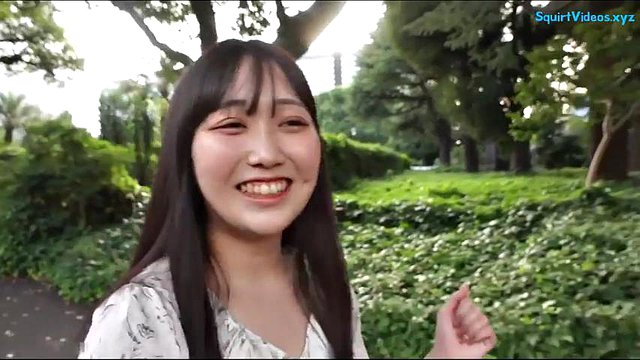 FC2-PPV-3071897 trouxe uma estudante universitária bonita para uma sala fechada e a fez gozar duas vezes