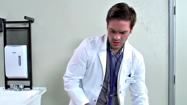 Kinky mature babe fucked in her horny doctor