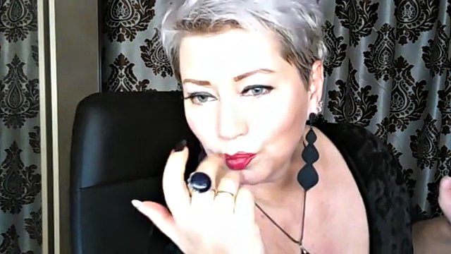 Dirty dancing mature slut AimeeParadis