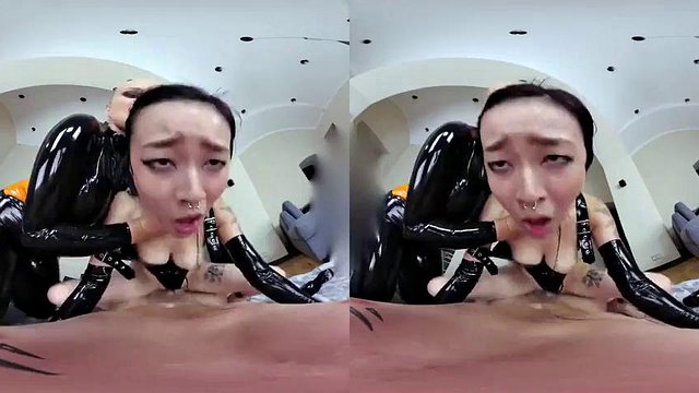 lateks: Sakso, Köpek ve Bakış Açısı VR Pornosu