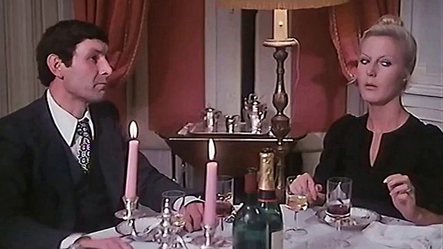 Esposa azotada por el jefe del marido