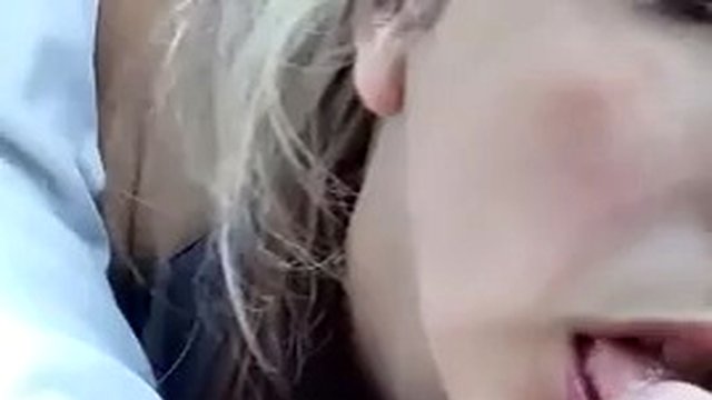 public flash. ARGENTINA GIVES BLOWJOB IN PUBLIC. RISKY