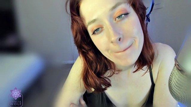 ASMR Fumer avec Dahlia Wolf - Affirmations positives