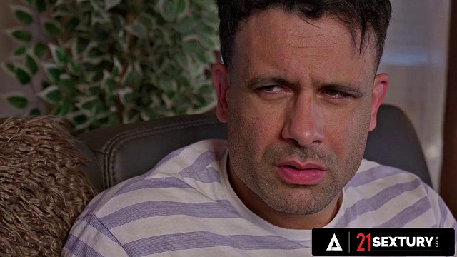Blonde Big-Tits Babe Jessie Ames Takes Emmanuel Torquemada's Hard Anal Pounding and Deep Thro