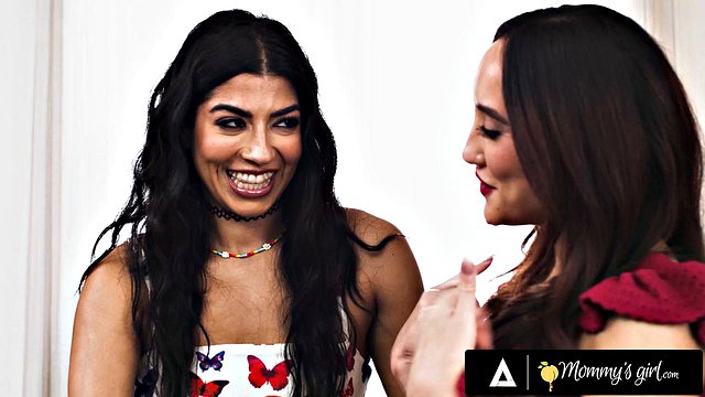 Jasmine Sherni Devours MILF Chloe Amour's Flawless Makeup with Sloppy Deepthroat and