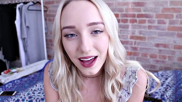 Blond ASMR