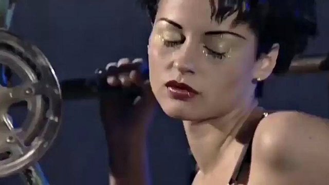 Qualcuno in grado di migliorare questo video? ft. Sophie Evans, Michelle Wild & Loureen Kiss: pompino, porno biondo e brunetta