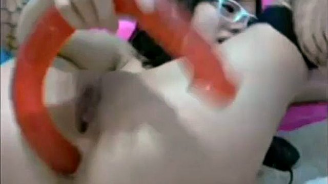 Asian camgirl with dildos and machines: Amateur, Anal & Xnxx Porn
