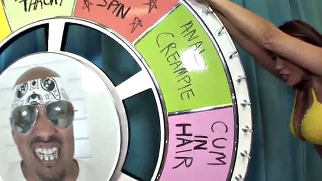 una scena interrazziale con un cazzo mostruoso per la calda milf Ava Devine