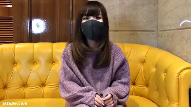 18-year-old maid cafe employee and beautiful kindergarten teacher gives a deep blowjob