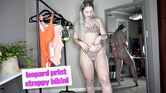 Bikini primaverile: culone, porno anale e bionda