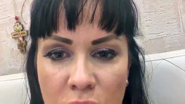 Linda morena adulta se fode com um pepino curvado como um pau: Amateur, Anal & Eporner Porn