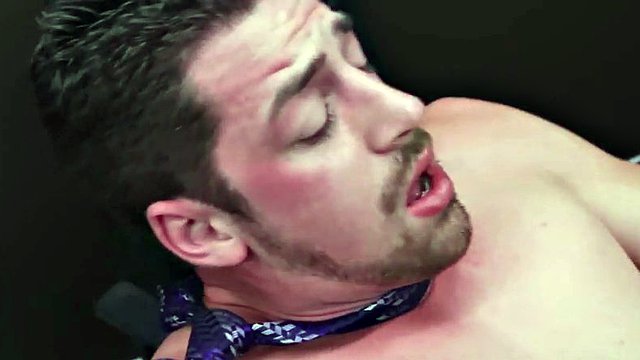 Muscle Hunks office threesome fun
