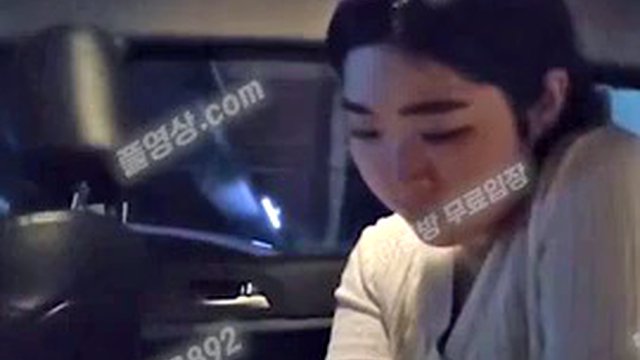4343 White cardigan tele UBE892 with stepdaughter Yukdeok in the car