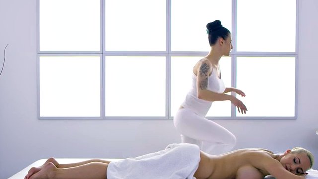 Massage lesbians play pussy licking while fingering each other
