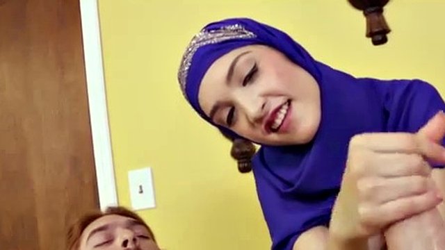 Jericha Jem: Hijab Arab Handjob
